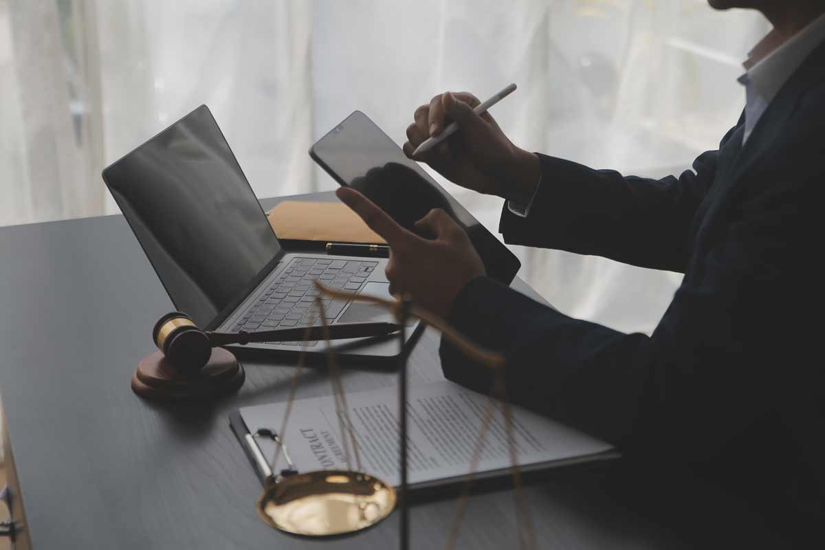 Why-Law-Firms-Shouldn’t-Rely-Solely-on-AI-to-Build-Their-Websites